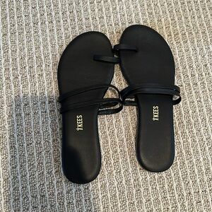 TKEES black sandals